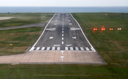 440px-PAPI_Jersey_Airport